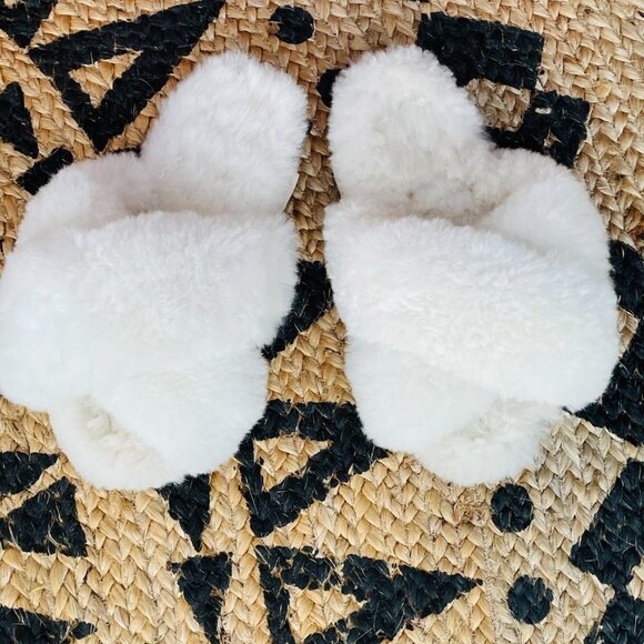 Ariana Bohling CrissCross Alpaca Slippers - Picture 2 of 6